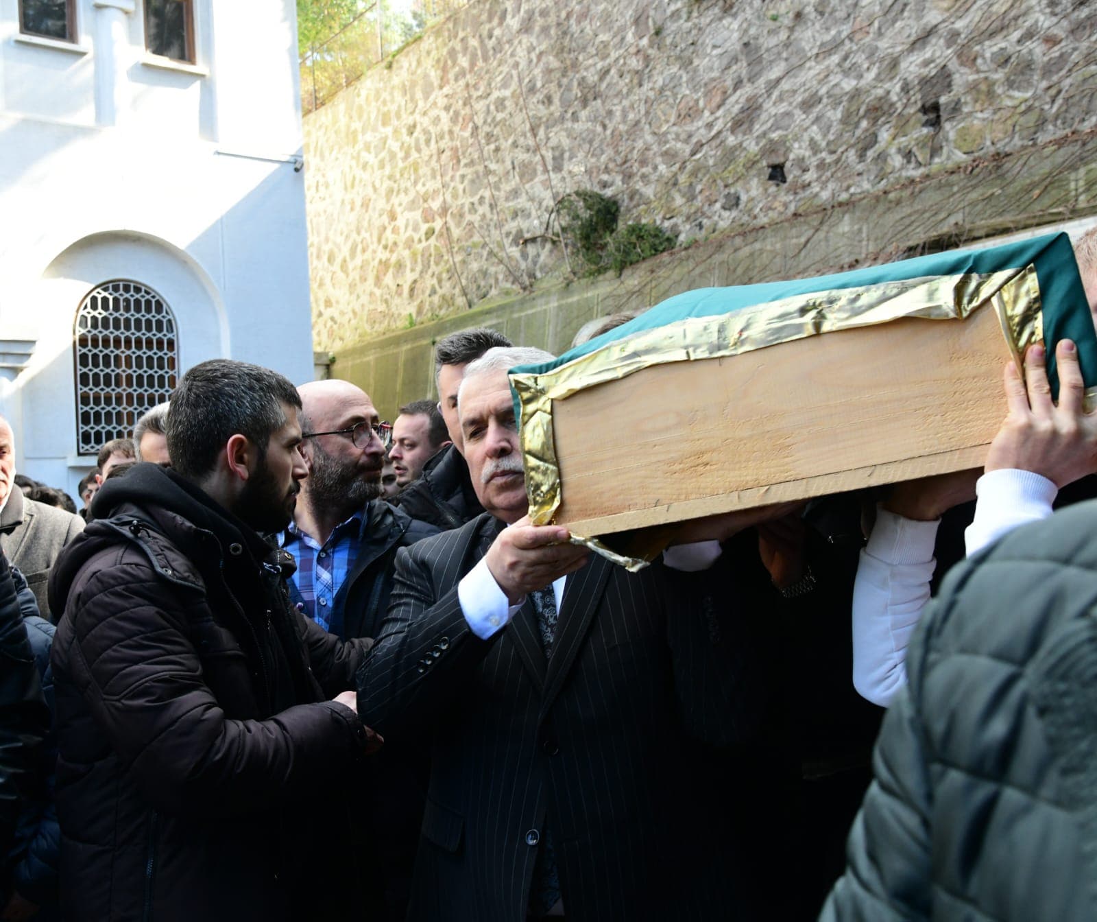 Vali Aziz Yıldırım, Trafik Kazasında Hayatını Kaybeden Lise Öğrencisi Murat Kazancı'nın Cenazesine Katıldı