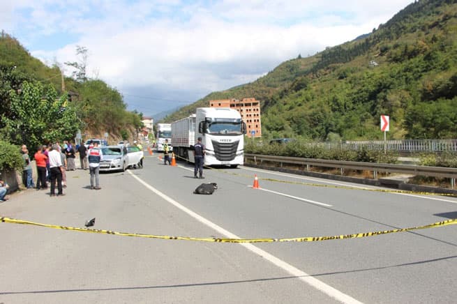 Trabzon'da Korkunç Kaza: Geriye ayakkabısı ve kasketi kaldı.