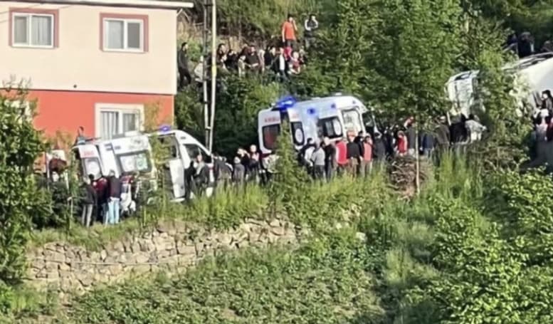 Trabzon'da Belediye Otobüsü yuvarlandı! Çok sayıda ölü ve yaralı var