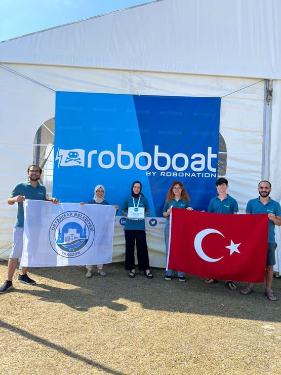 Trabzon Ortahisar Creatiny Su Üstü Takımı dünya ikincisi oldu