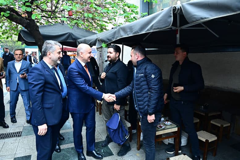 Ulaştırma ve Altyapı Bakanı AK Parti Trabzon milletvekili adayı Adil Karaismailoğlu