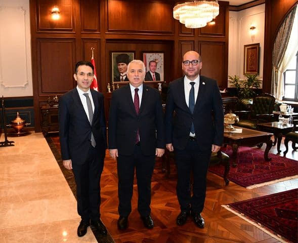 Kuzey Kıbrıs Türk Cumhuriyeti Cumhurbaşkanı Danışmanı Mesut Genç Vali Aziz Yıldırım'ı Ziyaret Etti