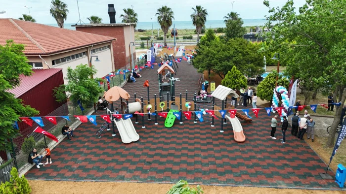 Beşikd&uuml;z&uuml;&rsquo;nde yeni &ccedil;ocuk parkları ve spor alanları hizmete a&ccedil;ıldı