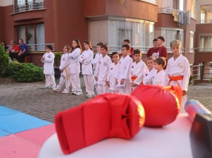 1461 Fight Club&rsquo;&uuml;n Yeni Salonunda İlk Kuşak Sınavı Coşkusu