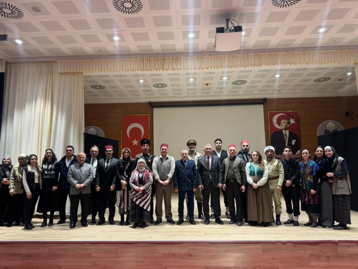 Trabzon B&uuml;y&uuml;kşehir Belediyesi Şehir Tiyatrosu, &ldquo;Trabzon&rsquo;un Kayıp Yılları: Muhacirlik&rdquo; oyunuyla 10 il&ccedil;ede sahne alarak b&uuml;y&uuml;k ilgi g&ouml;rd&uuml;.