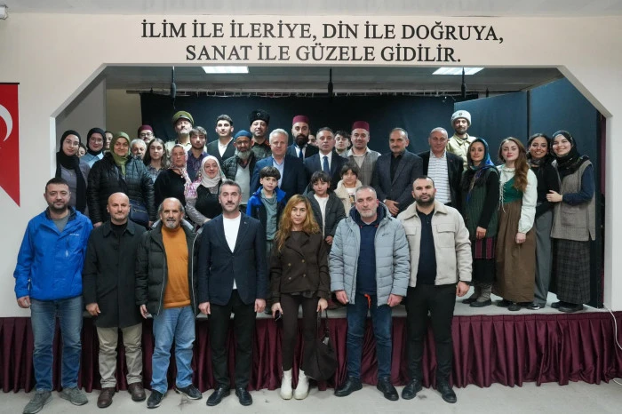 Trabzon B&uuml;y&uuml;kşehir Belediyesi Şehir Tiyatrosu, &ldquo;Trabzon&rsquo;un Kayıp Yılları: Muhacirlik&rdquo; oyunuyla 10 il&ccedil;ede sahne alarak b&uuml;y&uuml;k ilgi g&ouml;rd&uuml;.