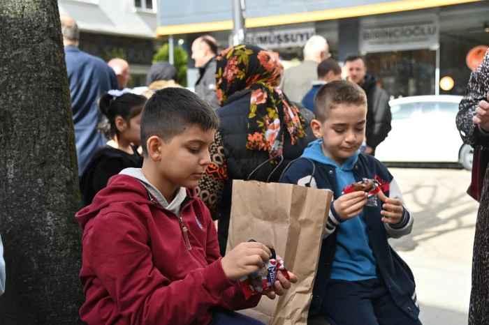 Başkan Ahmet Metin Gen&ccedil; Ramazan programı kapsamında Vakfıkebir&rsquo;de vatandaşlarla buluştu