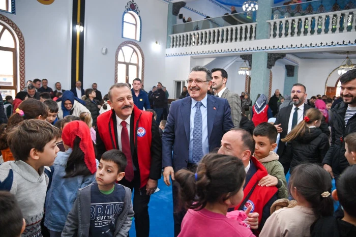 Başkan Ahmet Metin Gen&ccedil; Ramazan programı kapsamında Vakfıkebir&rsquo;de vatandaşlarla buluştu