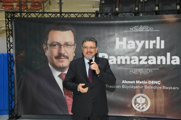 Başkan Gen&ccedil; Of&rsquo;ta konuştu: Verdiğimiz s&ouml;zleri adım adım hayata ge&ccedil;iriyoruz