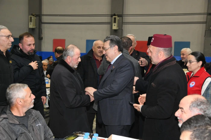 Başkan Gen&ccedil; Of&rsquo;ta konuştu: Verdiğimiz s&ouml;zleri adım adım hayata ge&ccedil;iriyoruz