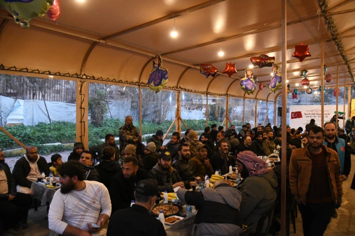 Başkan Gen&ccedil; Halep&rsquo;te iftar sofrasında konuştu: Ramazan kardeşliği ve dayanışmayı b&uuml;y&uuml;t&uuml;yor