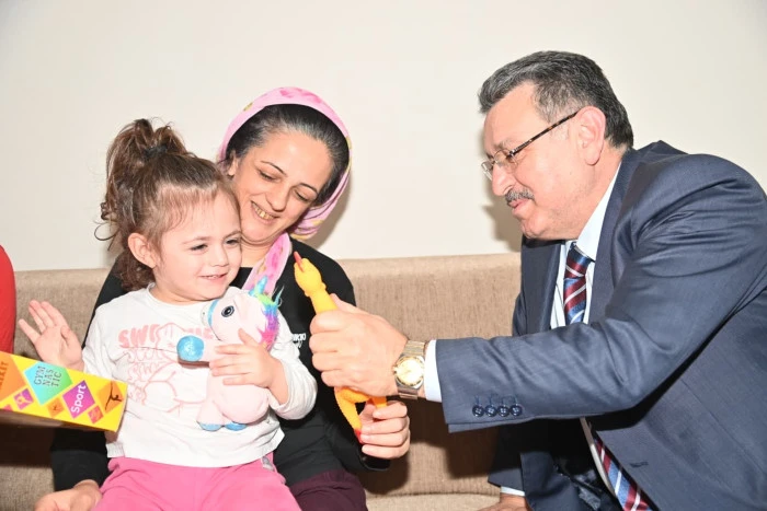 Başkan Gen&ccedil;, Ak&ccedil;aabat&rsquo;ta iftar programında verilen hizmet s&ouml;zlerinin s&uuml;rd&uuml;ğ&uuml;n&uuml; s&ouml;yledi