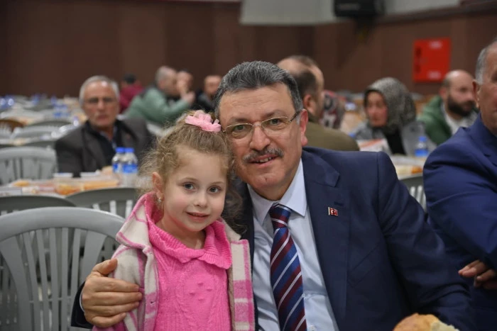 Başkan Gen&ccedil;, Ak&ccedil;aabat&rsquo;ta iftar programında verilen hizmet s&ouml;zlerinin s&uuml;rd&uuml;ğ&uuml;n&uuml; s&ouml;yledi