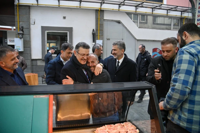 Başkan Gen&ccedil;, Ak&ccedil;aabat&rsquo;ta iftar programında verilen hizmet s&ouml;zlerinin s&uuml;rd&uuml;ğ&uuml;n&uuml; s&ouml;yledi