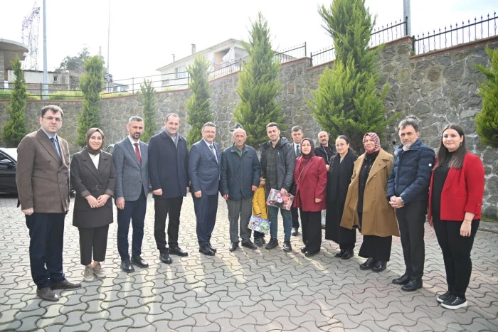 Başkan Gen&ccedil;, Ak&ccedil;aabat&rsquo;ta iftar programında verilen hizmet s&ouml;zlerinin s&uuml;rd&uuml;ğ&uuml;n&uuml; s&ouml;yledi