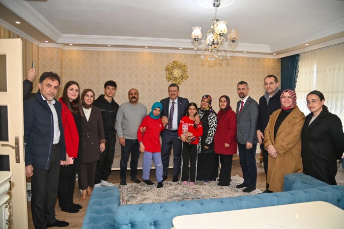 Başkan Gen&ccedil;, Ak&ccedil;aabat&rsquo;ta iftar programında verilen hizmet s&ouml;zlerinin s&uuml;rd&uuml;ğ&uuml;n&uuml; s&ouml;yledi