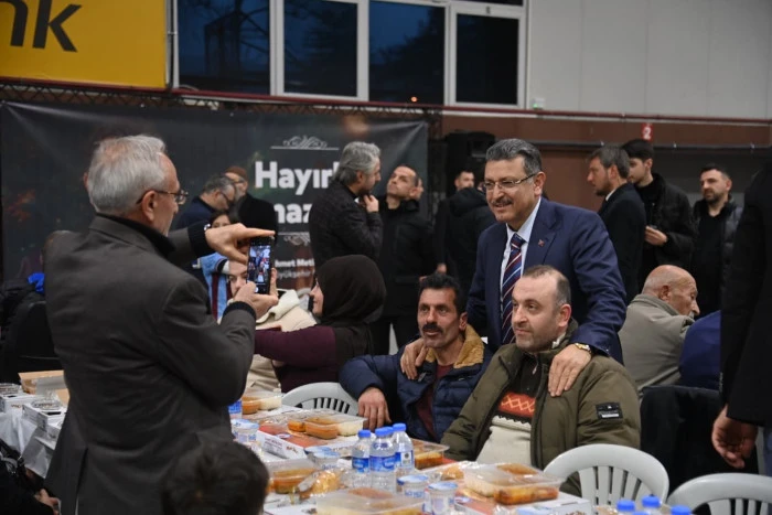 Başkan Gen&ccedil;, Ak&ccedil;aabat&rsquo;ta iftar programında verilen hizmet s&ouml;zlerinin s&uuml;rd&uuml;ğ&uuml;n&uuml; s&ouml;yledi