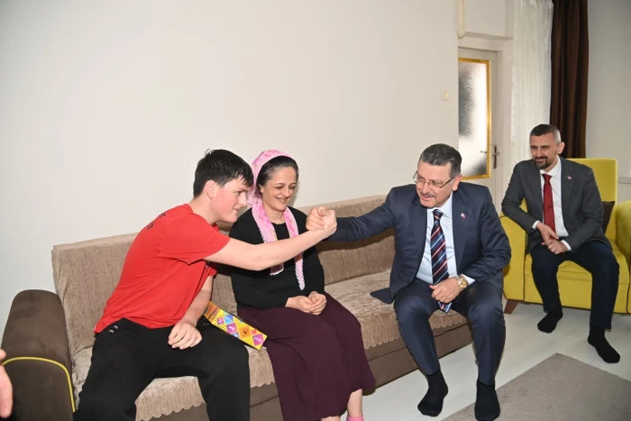 Başkan Gen&ccedil;, Ak&ccedil;aabat&rsquo;ta iftar programında verilen hizmet s&ouml;zlerinin s&uuml;rd&uuml;ğ&uuml;n&uuml; s&ouml;yledi