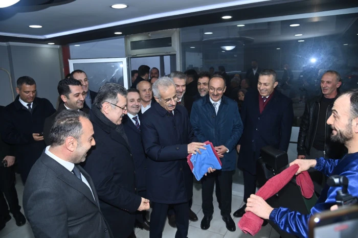 Bakan Uraloğlu ve Başkan Gen&ccedil; D&uuml;zk&ouml;y&rsquo;e Yeni Hizmetler M&uuml;jdesi Verdi
