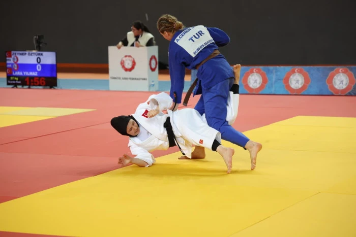 Trabzon&rsquo;da d&uuml;zenlenen T&uuml;rkiye Gen&ccedil;ler Judo Şampiyonası b&uuml;y&uuml;k heyecana sahne oluyor