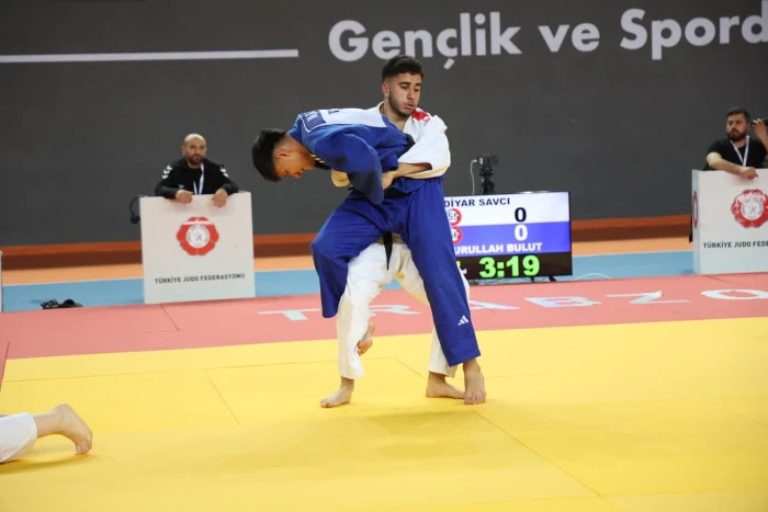 Trabzon&rsquo;da d&uuml;zenlenen T&uuml;rkiye Gen&ccedil;ler Judo Şampiyonası b&uuml;y&uuml;k heyecana sahne oluyor