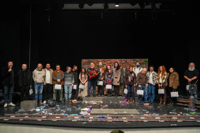 Trabzon&rsquo;daki Uluslararası Tiyatro Festivali yoğun ilgiyle s&uuml;r&uuml;yor