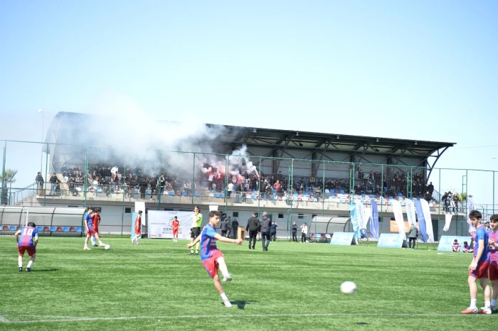 Trabzon&rsquo;da Gen&ccedil;Lig Liseler Arası Futbol Turnuvası coşkulu t&ouml;renle başladı