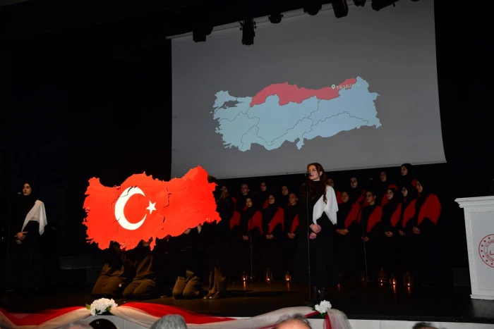 Trabzon Valisi Tahir Şahin, 12 Mart İstiklal Marşı&rsquo;nın 105. Yılında Mehmet Akif Ersoy&rsquo;u Anma Etkinliklerine Katıldı