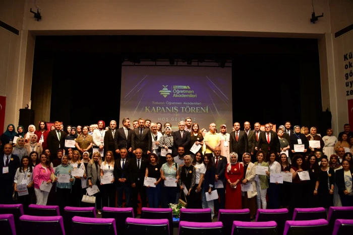Ak&ccedil;aabat Fen Lisesi velilerinden m&uuml;d&uuml;r&uuml;n g&ouml;revine iade &ccedil;ağrısı