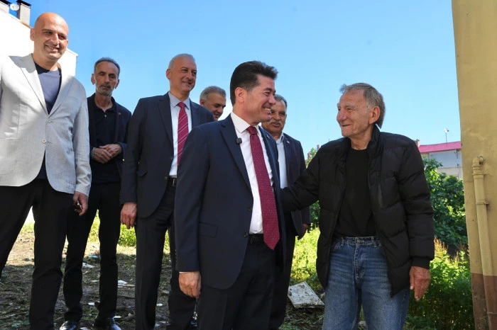 Ortahisar Belediyesi efsane futbolcu H&uuml;rrem Bostan&rsquo;ın evini baştan aşağı yeniledi.