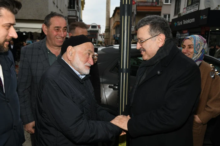 Trabzon B&uuml;y&uuml;kşehir Belediye Başkanı Ahmet Metin Gen&ccedil; S&uuml;rmene&rsquo;de Yatırımları İnceledi ve Verilen S&ouml;zlerin Tek Tek Yerine Getirildiğini Vurguladı