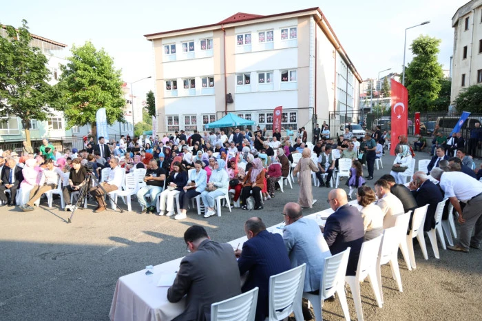 Başkan Gen&ccedil;, vatandaşlarla buluştu: Talepler tek tek masaya yatırıldı