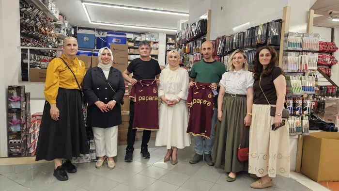 AK Parti Trabzon'dan Babalar G&uuml;n&uuml;'nde anlamlı ziyaret
