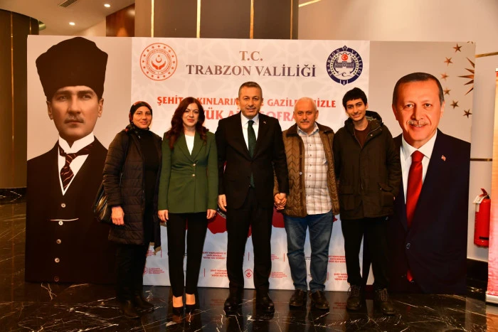 Vali Tahir Şahin, Ramazan&rsquo;ın İlk G&uuml;n&uuml;nde Şehit Aileleri ve Gazilerle İftar Sofrasında Buluştu