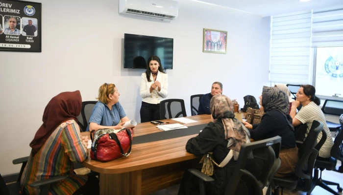 HİZMET-İŞ, Trabzon&rsquo;da hak bilinci ve kayıt dışı istihdamla m&uuml;cadele eğitimi d&uuml;zenledi