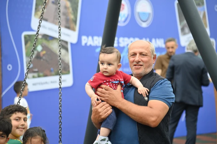 Beşikd&uuml;z&uuml;&rsquo;nde yeni &ccedil;ocuk parkları ve spor alanları hizmete a&ccedil;ıldı