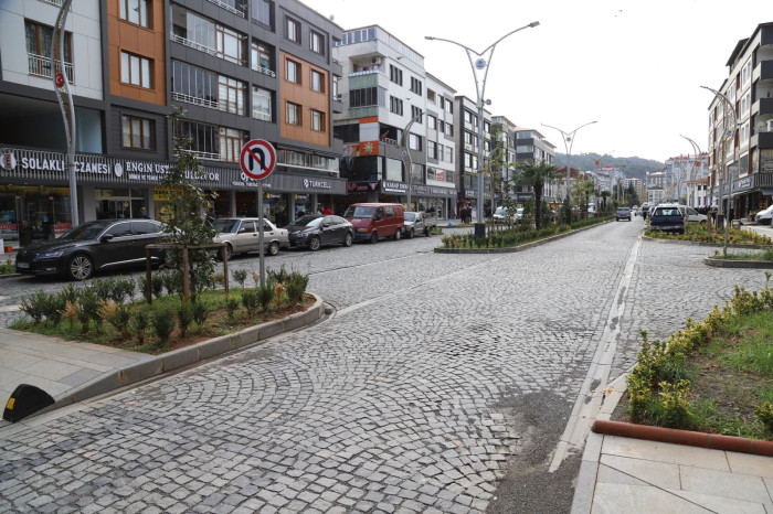 Of Atat&uuml;rk Bulvarı bambaşka bir g&ouml;r&uuml;n&uuml;m kazandı