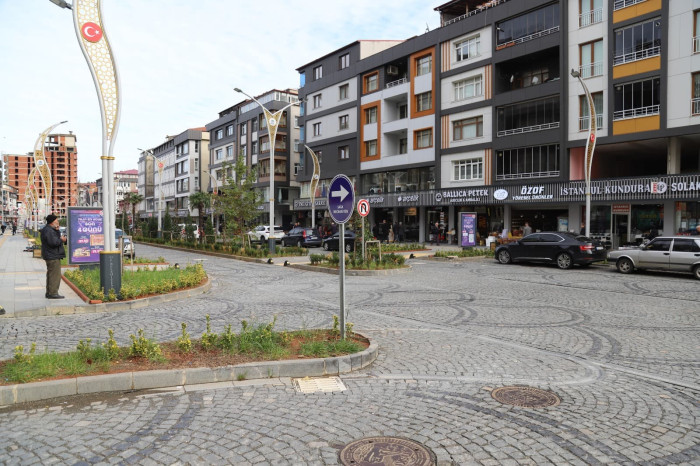 Of Atat&uuml;rk Bulvarı bambaşka bir g&ouml;r&uuml;n&uuml;m kazandı