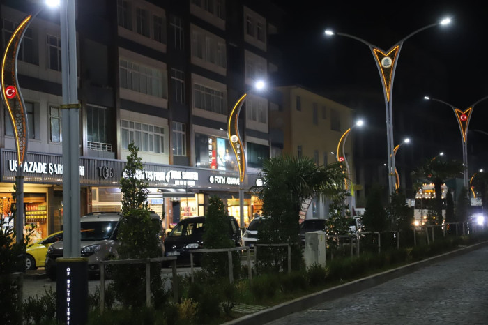 Of Atat&uuml;rk Bulvarı bambaşka bir g&ouml;r&uuml;n&uuml;m kazandı