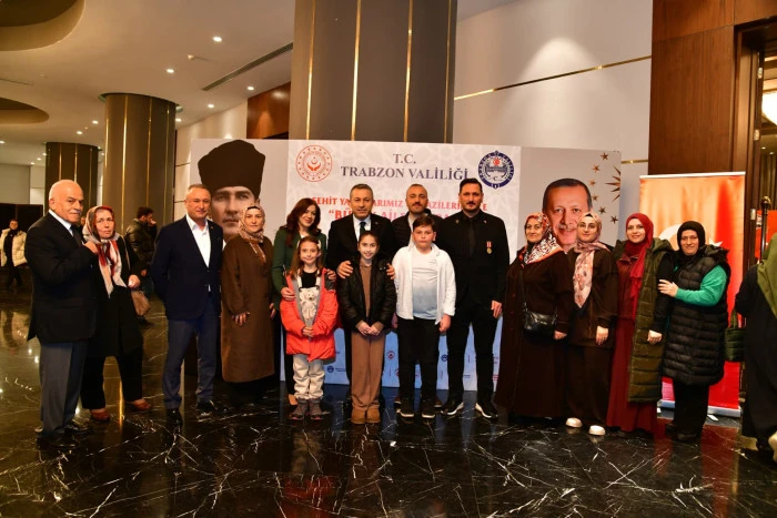 Vali Tahir Şahin, Ramazan&rsquo;ın İlk G&uuml;n&uuml;nde Şehit Aileleri ve Gazilerle İftar Sofrasında Buluştu