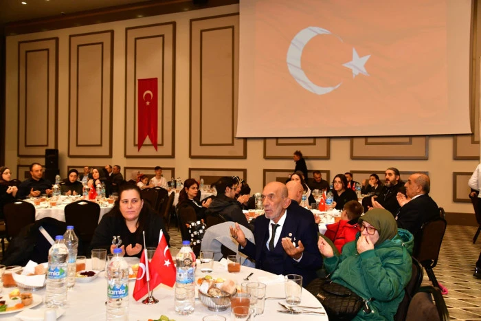 Vali Tahir Şahin, Ramazan&rsquo;ın İlk G&uuml;n&uuml;nde Şehit Aileleri ve Gazilerle İftar Sofrasında Buluştu