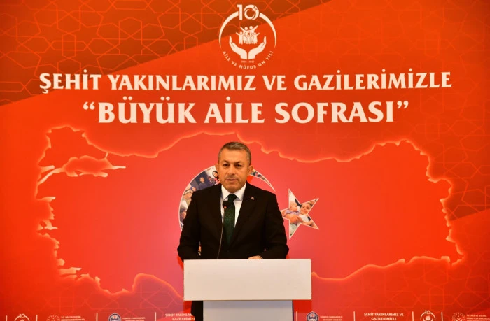 Vali Tahir Şahin, Ramazan&rsquo;ın İlk G&uuml;n&uuml;nde Şehit Aileleri ve Gazilerle İftar Sofrasında Buluştu