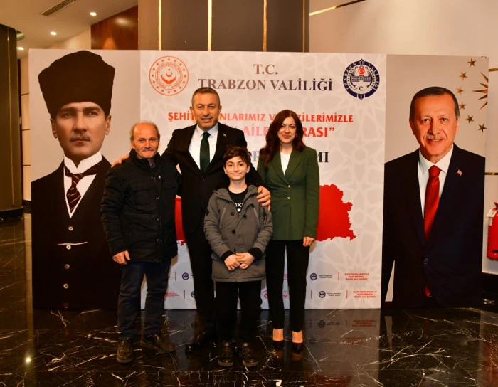 Vali Tahir Şahin, Ramazan&rsquo;ın İlk G&uuml;n&uuml;nde Şehit Aileleri ve Gazilerle İftar Sofrasında Buluştu