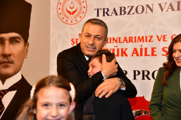 Vali Tahir Şahin, Ramazan&rsquo;ın İlk G&uuml;n&uuml;nde Şehit Aileleri ve Gazilerle İftar Sofrasında Buluştu