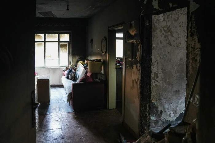 Ortahisar Belediye Başkanı Ahmet Kaya, yangında evi zarar g&ouml;ren aileyi ziyaret ederek destek s&ouml;z&uuml; verdi