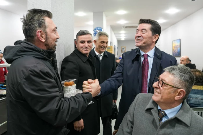 Başkan Ahmet Kaya, Ramazan&rsquo;ın ikinci g&uuml;n&uuml;nde kent lokantasında vatandaşlarla aynı sofrayı paylaştı