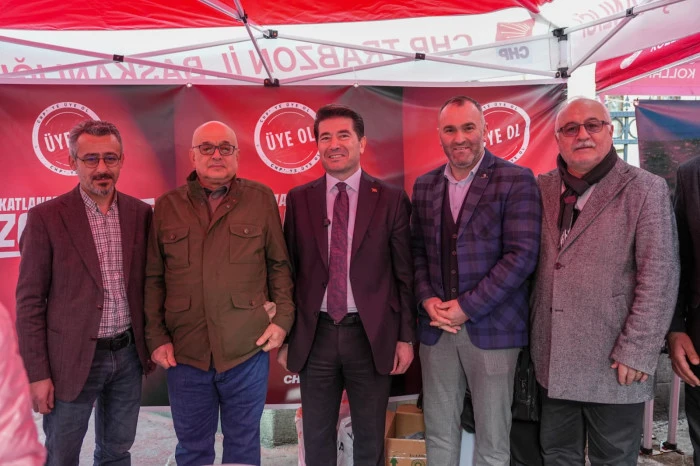 Başkan Kaya referandum standında konuştu: &ldquo;Trabzon&rsquo;un parası Trabzon&rsquo;a harcanmalı&rdquo;