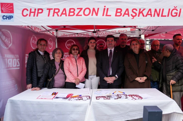 Başkan Kaya referandum standında konuştu: &ldquo;Trabzon&rsquo;un parası Trabzon&rsquo;a harcanmalı&rdquo;