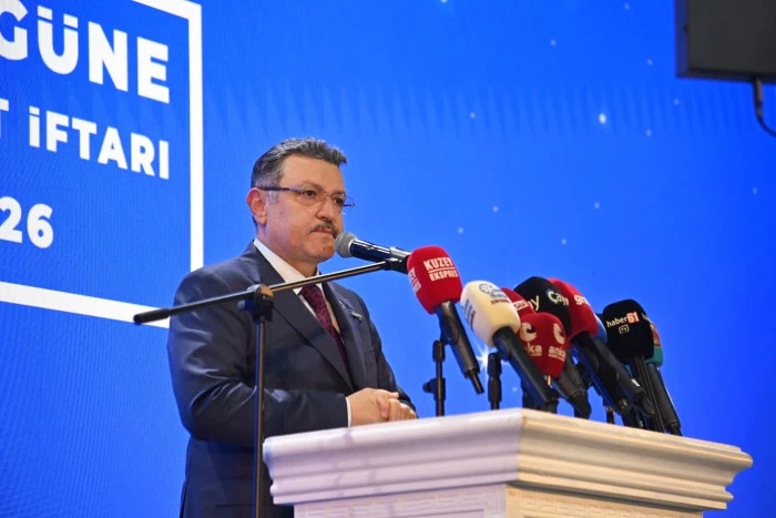 Başkan Ahmet Metin Gen&ccedil; ve Bakan Abdulkadir Uraloğlu, AK Parti teşkilatıyla iftar programında buluştu