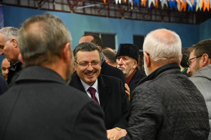 Başkan Ahmet Metin Gen&ccedil; ve Bakan Abdulkadir Uraloğlu, AK Parti teşkilatıyla iftar programında buluştu